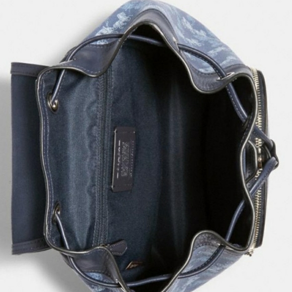 🎄Back Pack 📚 🎄 - Picture 6 of 7